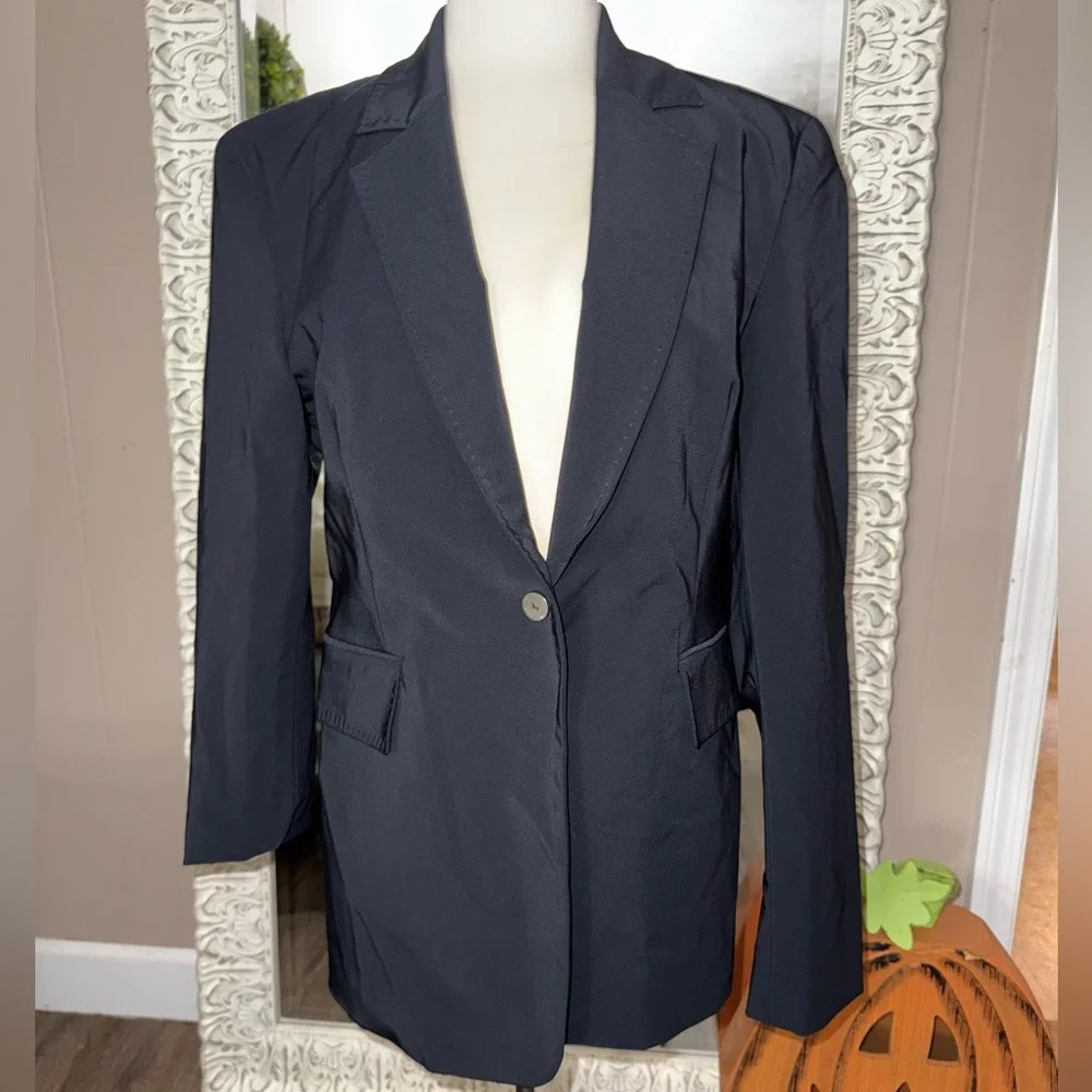 Tahari • Navy Single Button Blazer